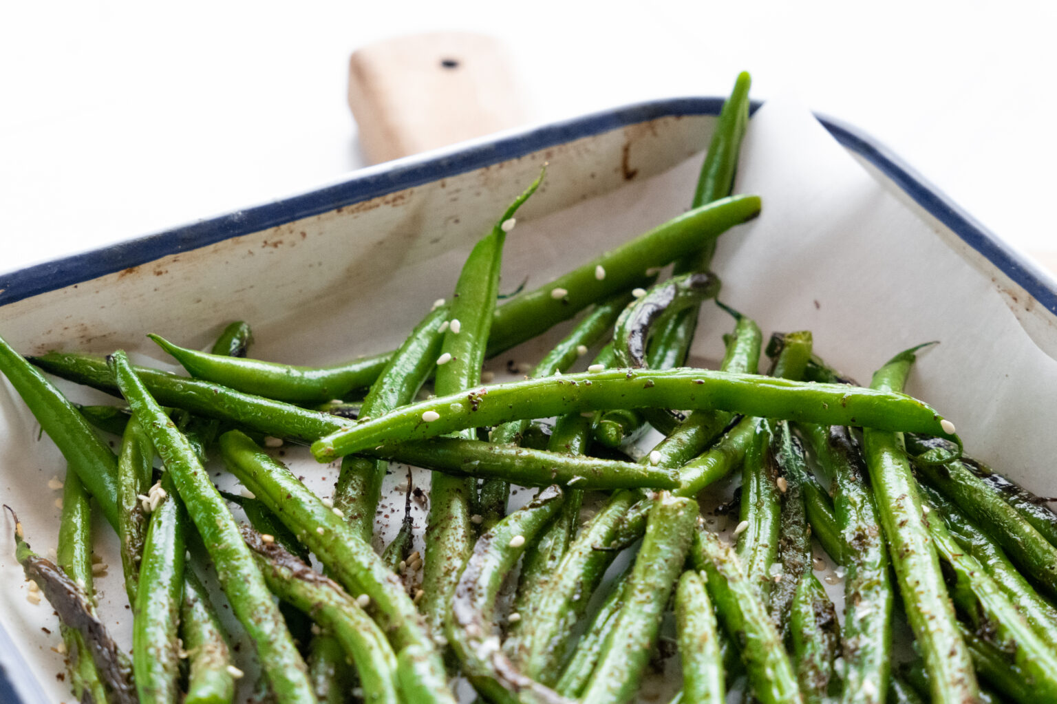 Sheet Pan Green Beans with Everything Bagel Seasoning — Smart In The